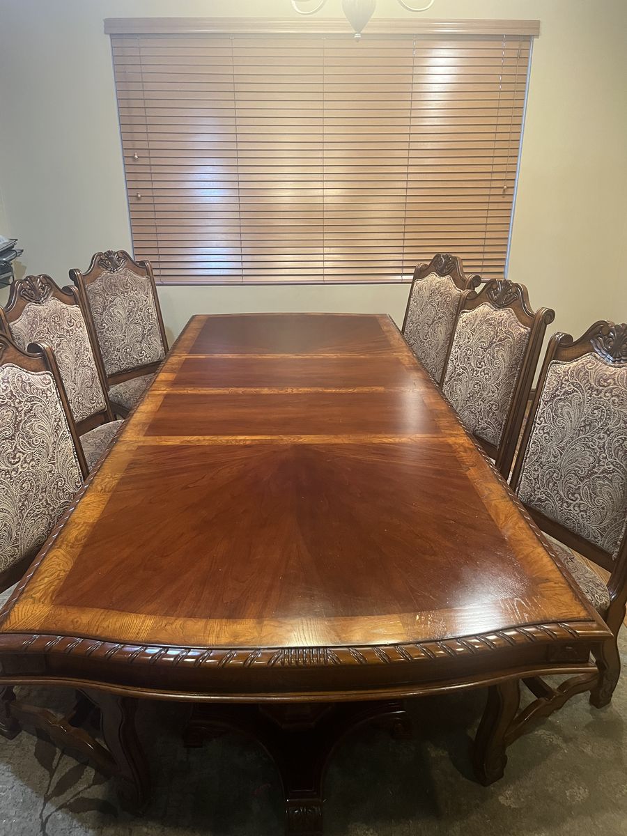Formal Dining Table and 6 chairs