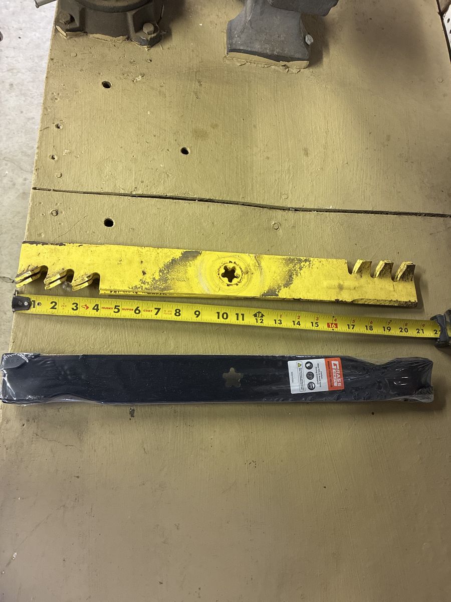 21" Universal 5-Point Star Center Hole Lawnmower Blades (New)