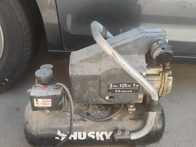 Husky 3 Gallon 125 PSI 1 HP Air Compressor OBO