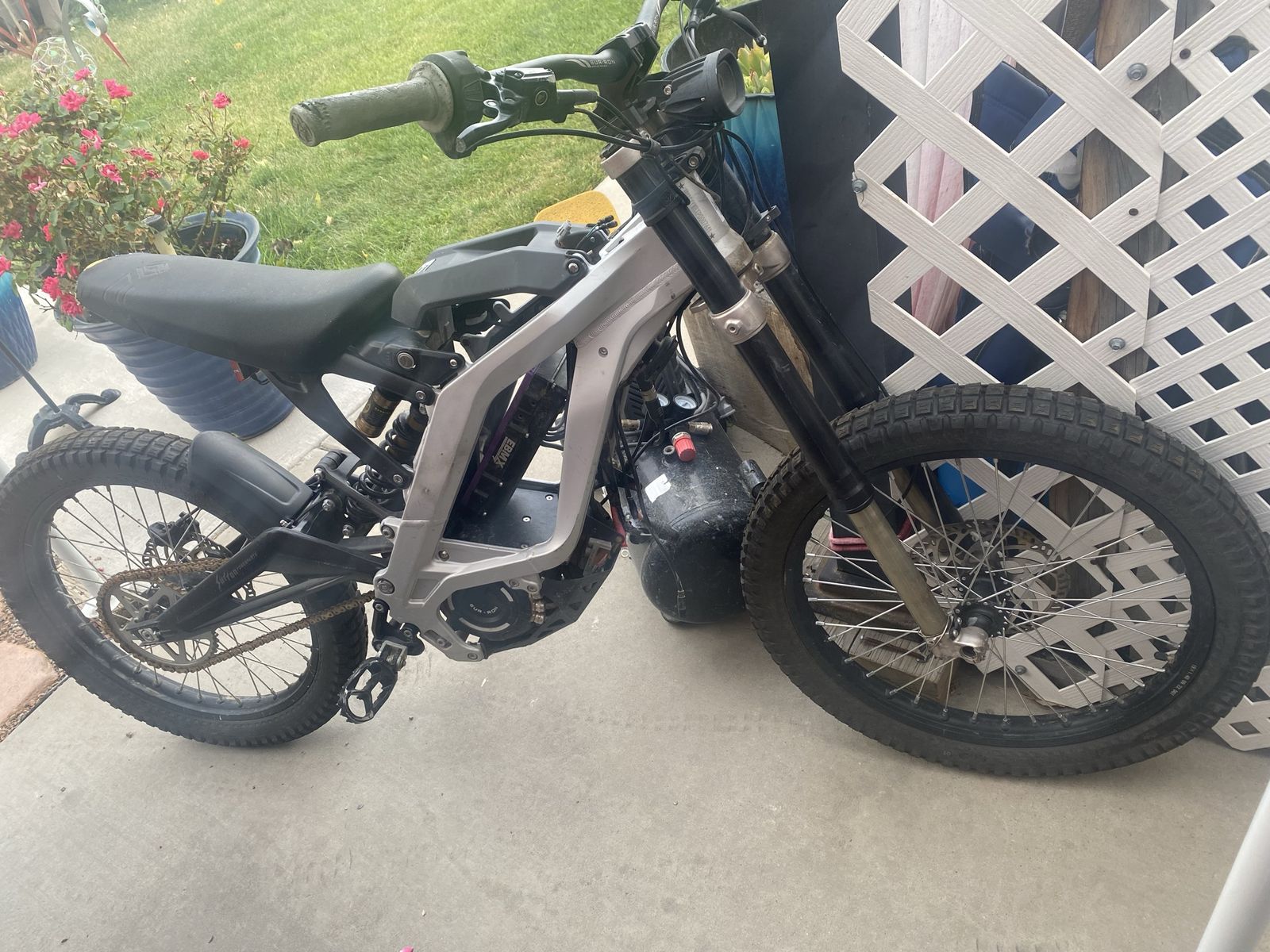 2022 Sur Ron Light Bee X Electric Dirt Bike - (FOR PARTS) $400