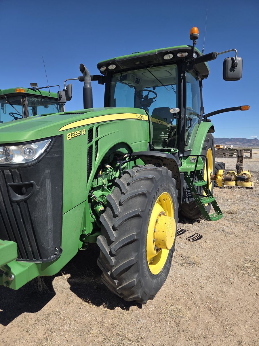 8285R John Deere Tractor FWD