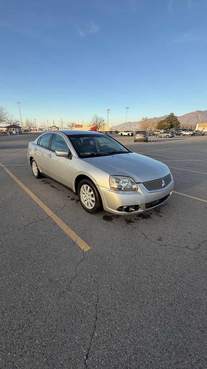 2012 Mitsubishi Galant 