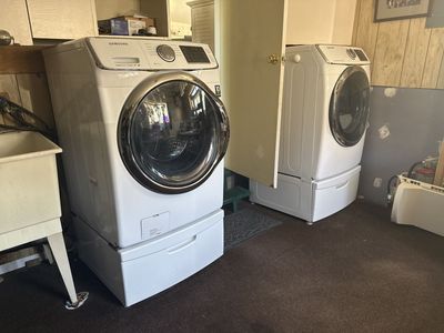 Samsung Front Load Washer and Dryer Set - White with Pedestals