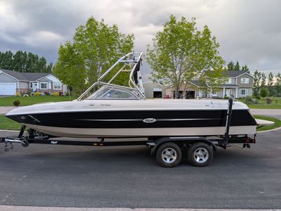 2004 Tige 24' V Limited Wakeboarding/Surf Boat - Only 390 hours!