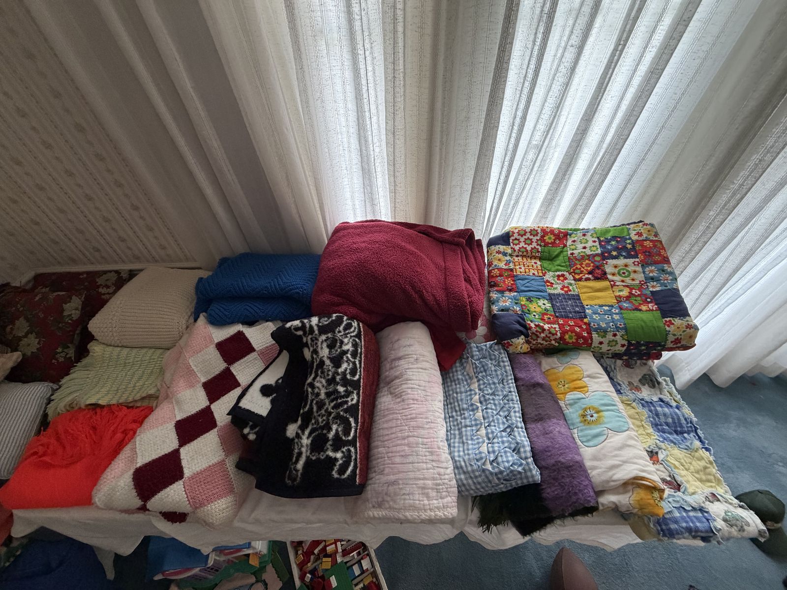 Linens: Vintage Blankets, wool blankets, sheets, bedding, towels, etc. $1 each in Provo