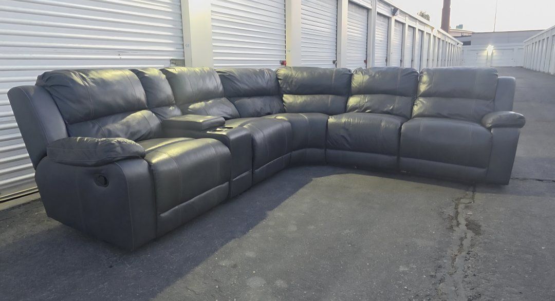 [FREE DELIVERY] Beautiful Real Leather Sectional With Recliners