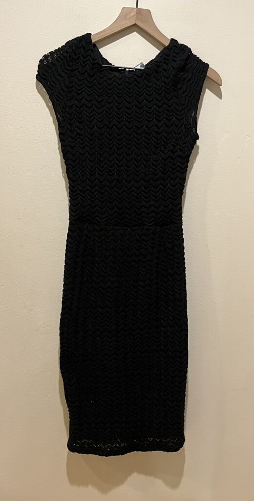 Aqua Brand Black Short Sleeved Midi Dress - Large