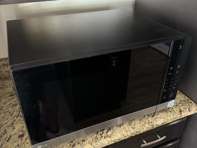 LG MSER2090S Countertop Microwave - 1200W, Black with Stainless Steel Trim