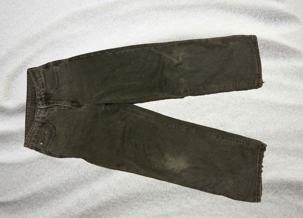 Dark Wash Denim Jeans with Embellished Pockets - Small, mostly Cotton Blend and it doesn’t have a button