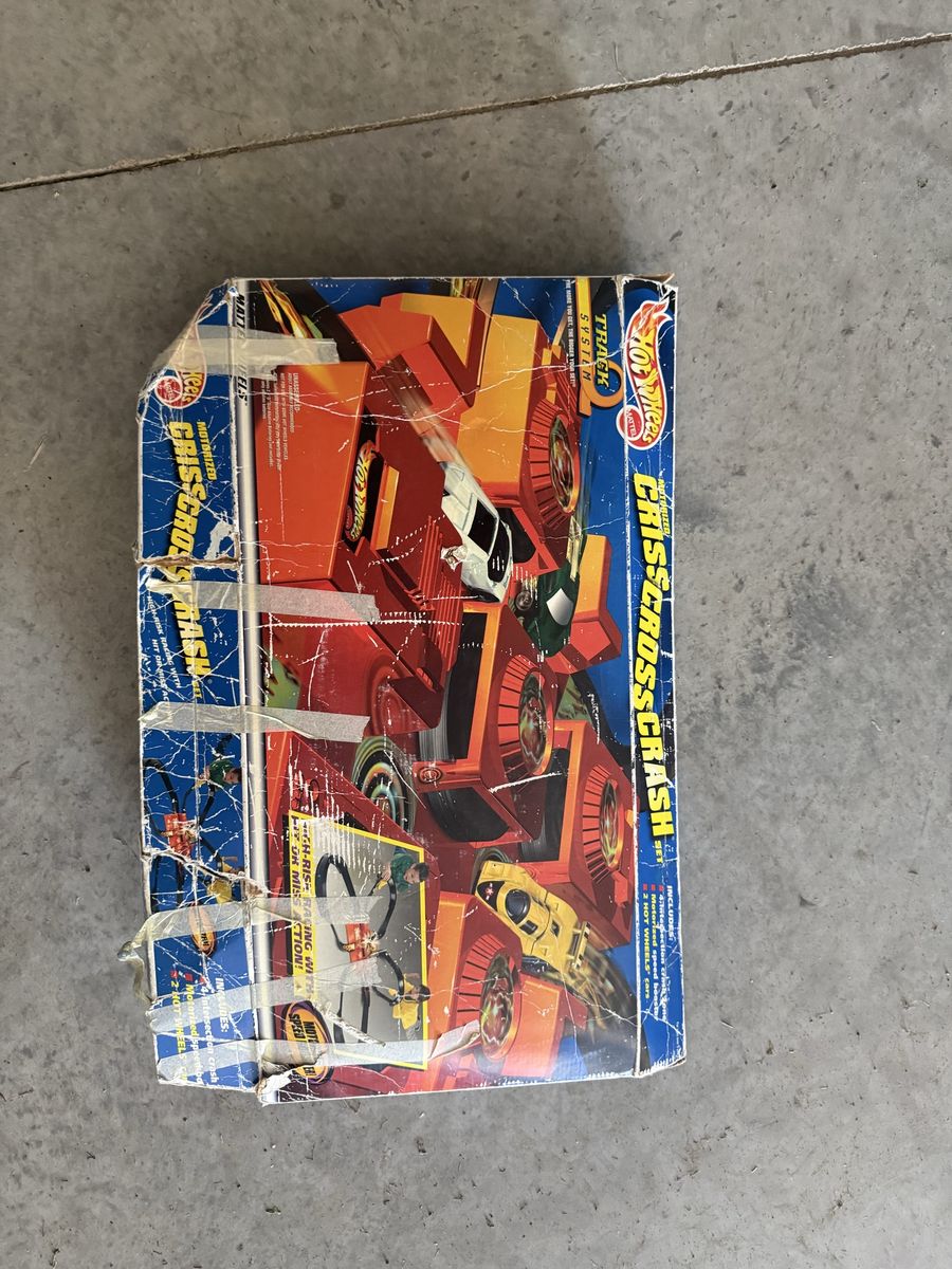 Hot Wheels Criss Cross Crash Track System Motorized Racing Playset Mattel