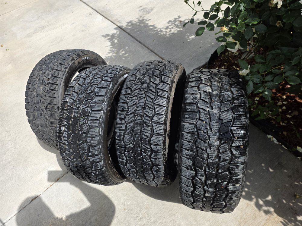 set tires 225/50R17