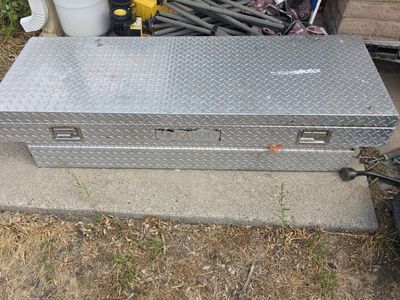 Aluminum Diamond Plate Truck Bed Toolbox
