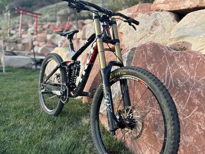 Trek Session 9.9 Full Suspension Carbon Mountain Bike