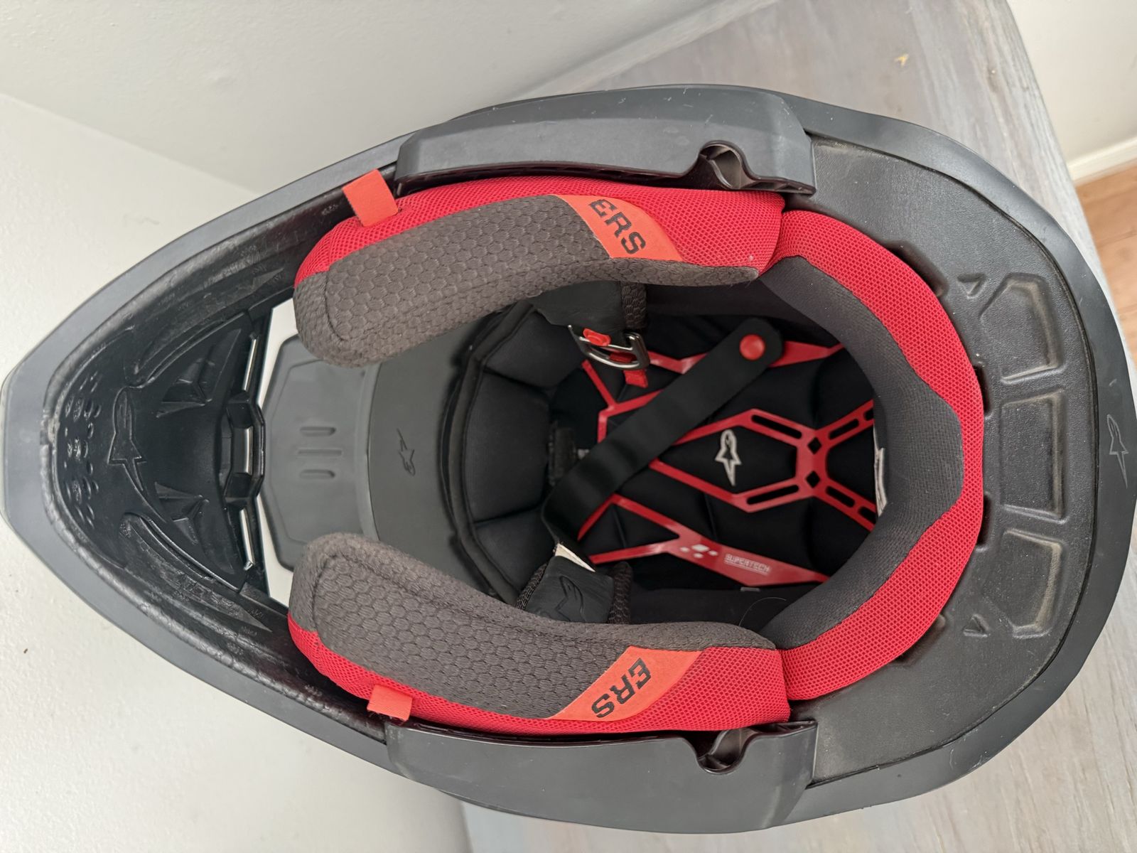Main image 4
