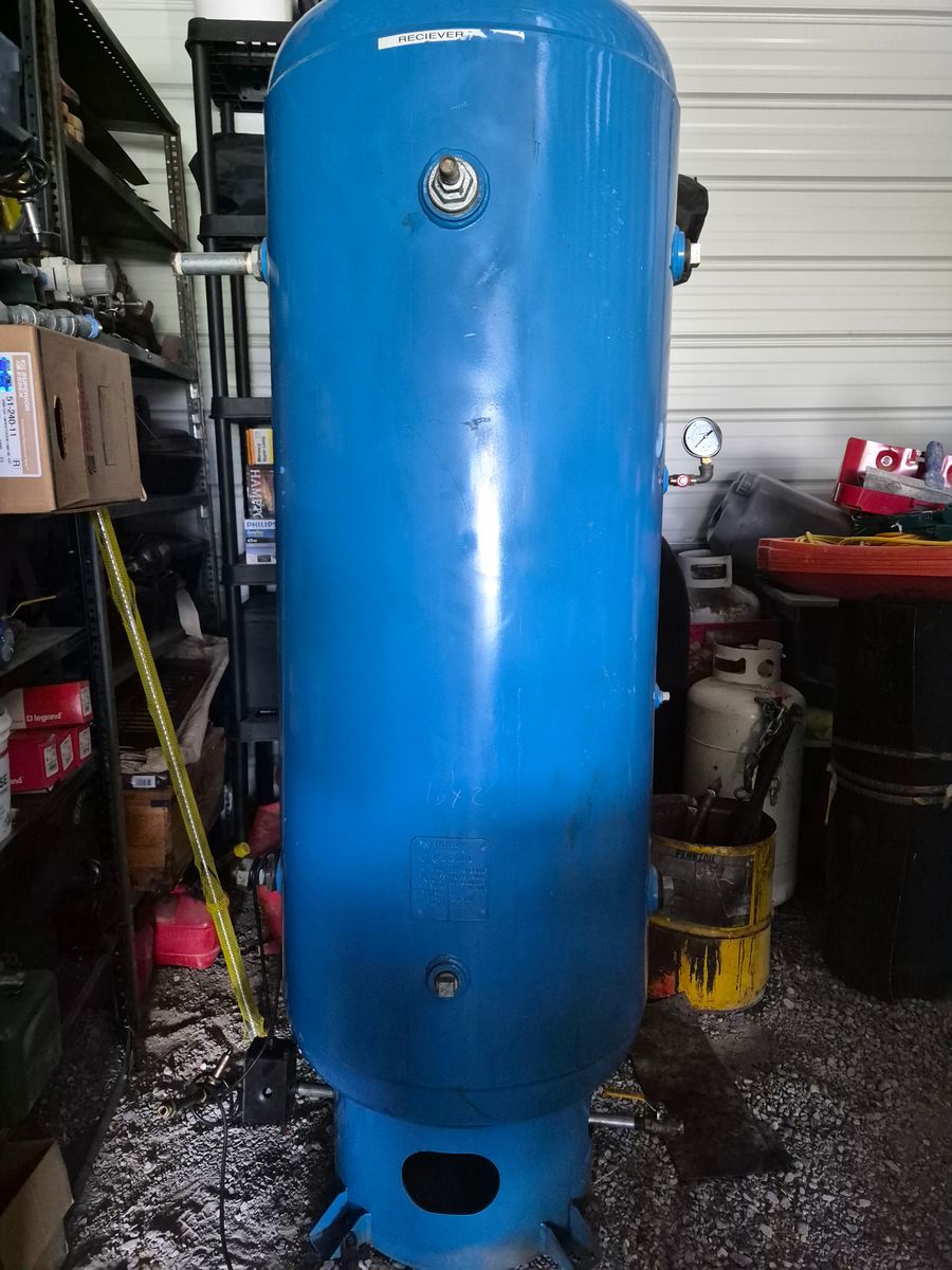 120 Gallon 200 PSI Horizontal air Tank