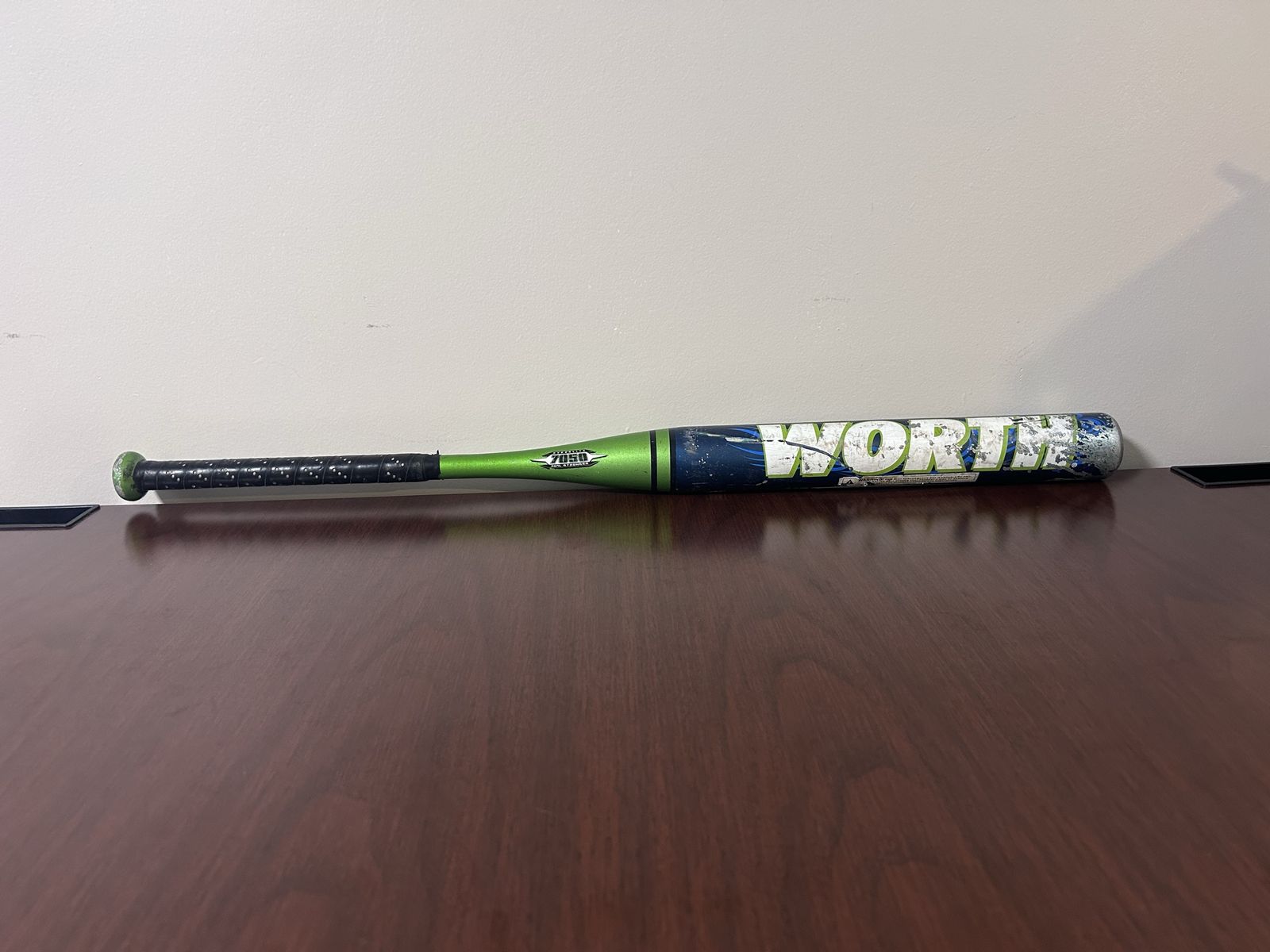 Worth Storm Fastpitch Softball Bat Green and Blue Used