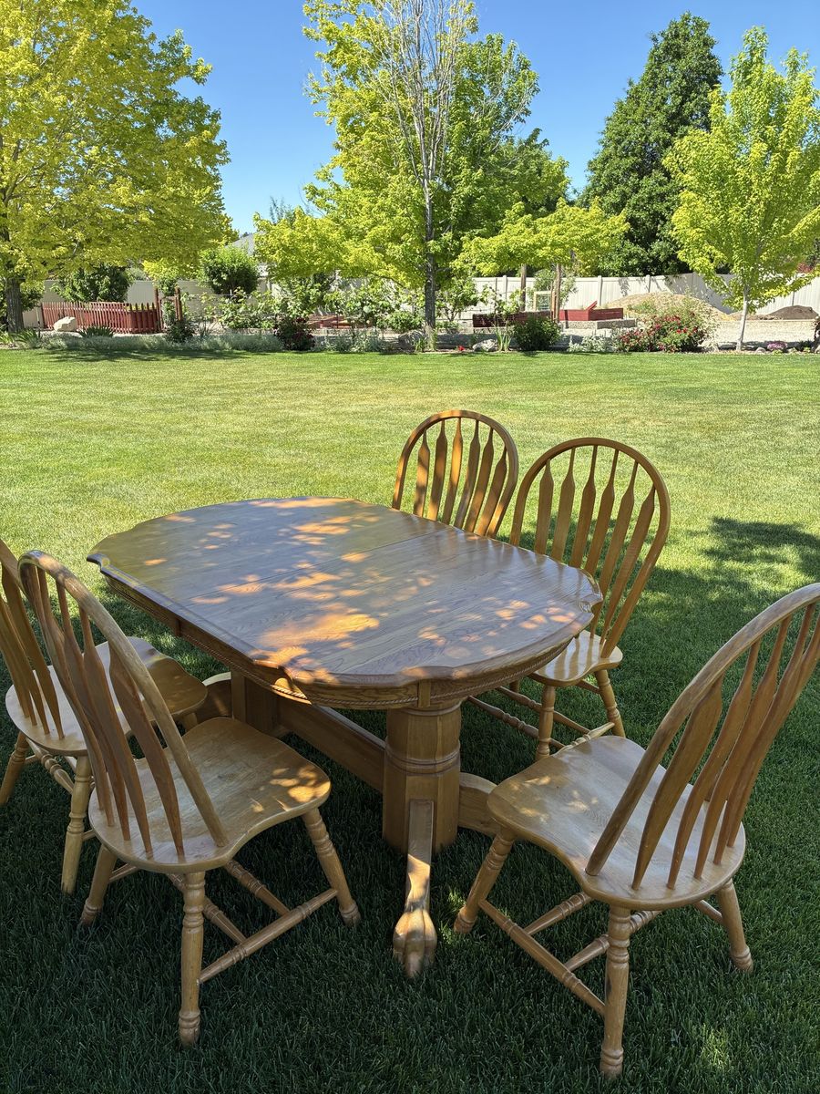 Dining Table & Chairs