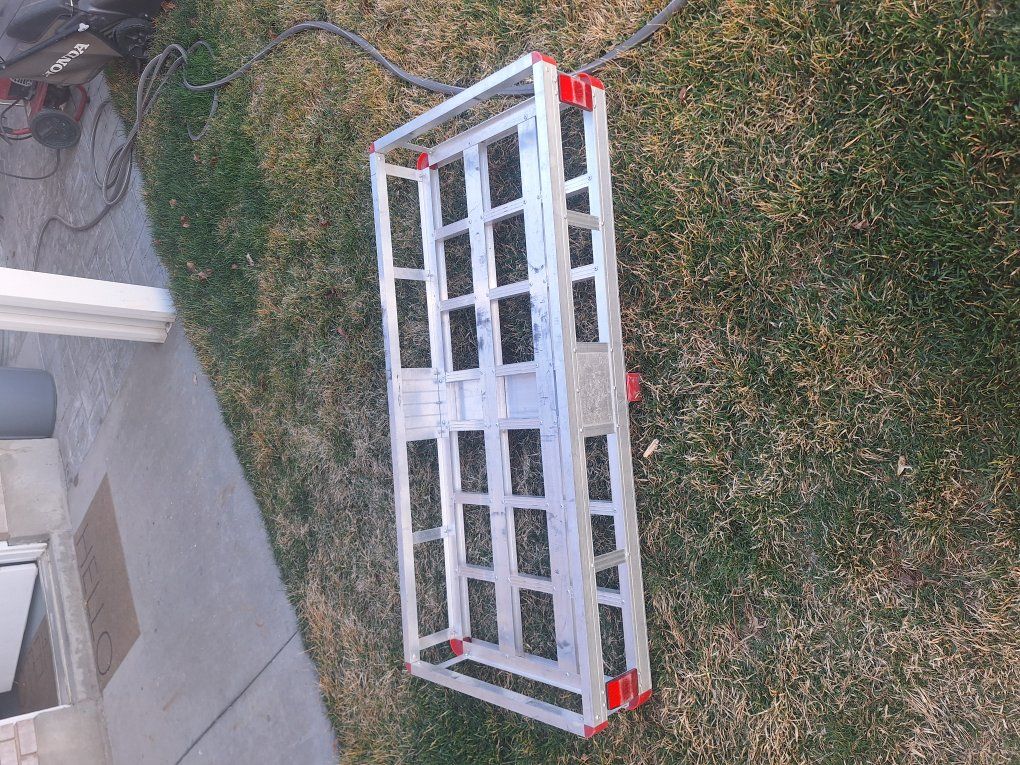 Cargo rack for rear reciver hitch