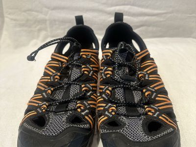 Merrell men’s 8.5 gray/black/orange water shoes