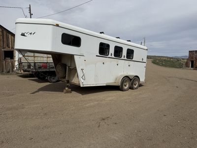05' Outback by Circle J Gooseneck 3 Horse Trailer- Weekender