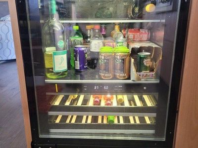 Jenn-Air beverage/wine under cabinet fridge