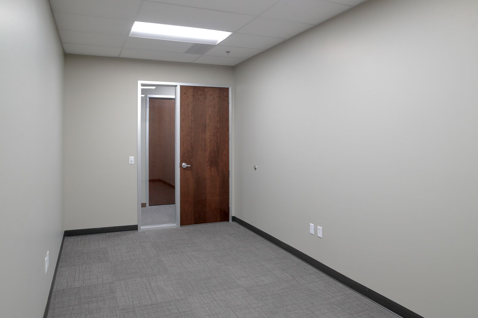 PRIVATE OFFICE SPACE FOR RENT - Lehi, UT / Thanksgiving Point