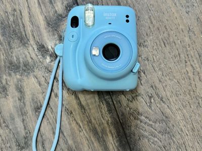 Fujifilm Instax Mini 11 Instant Camera - Sky Blue with Floral Case & photo album