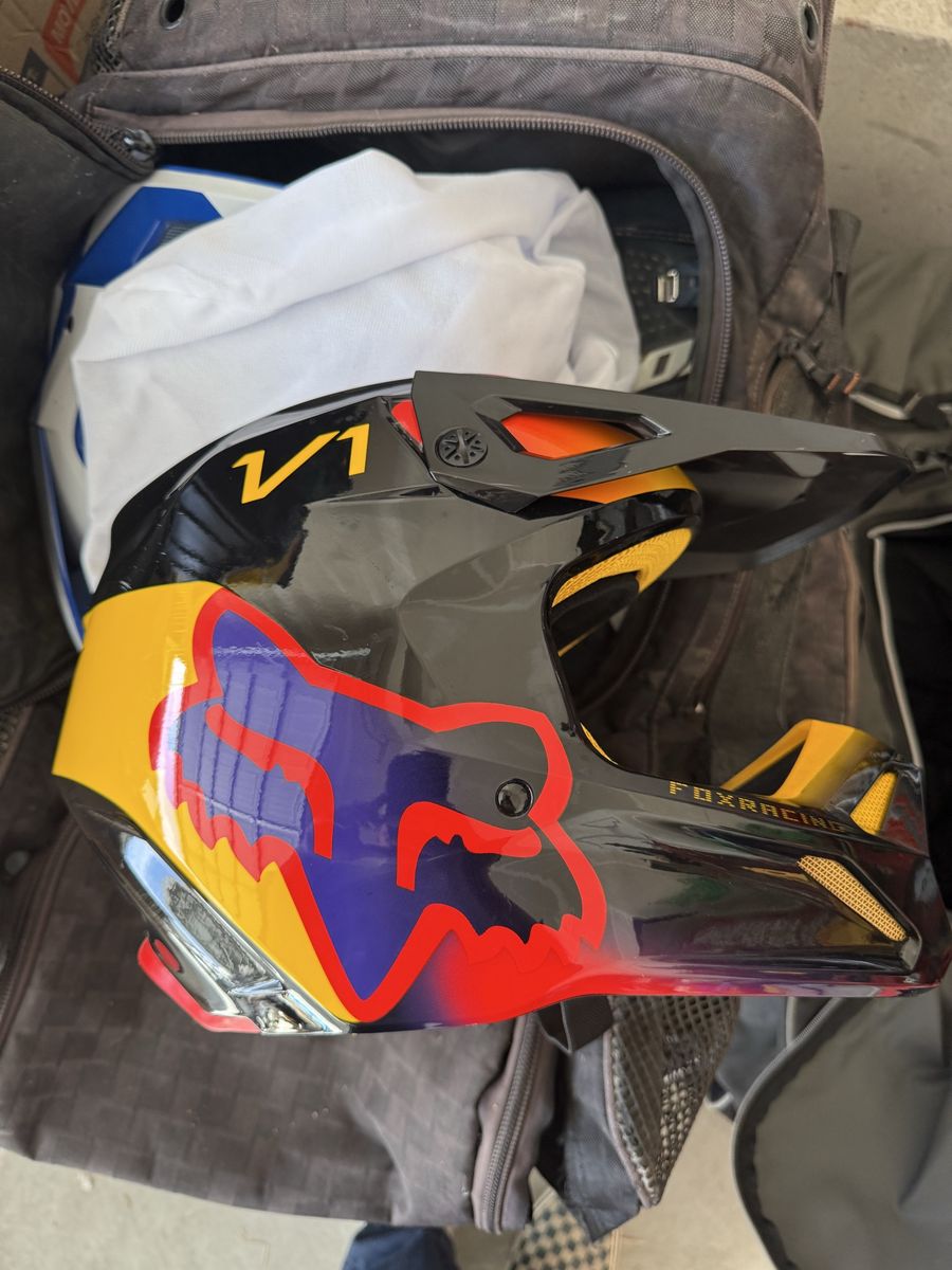 V1 Helmet