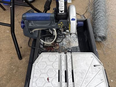 Kobalt tile saw