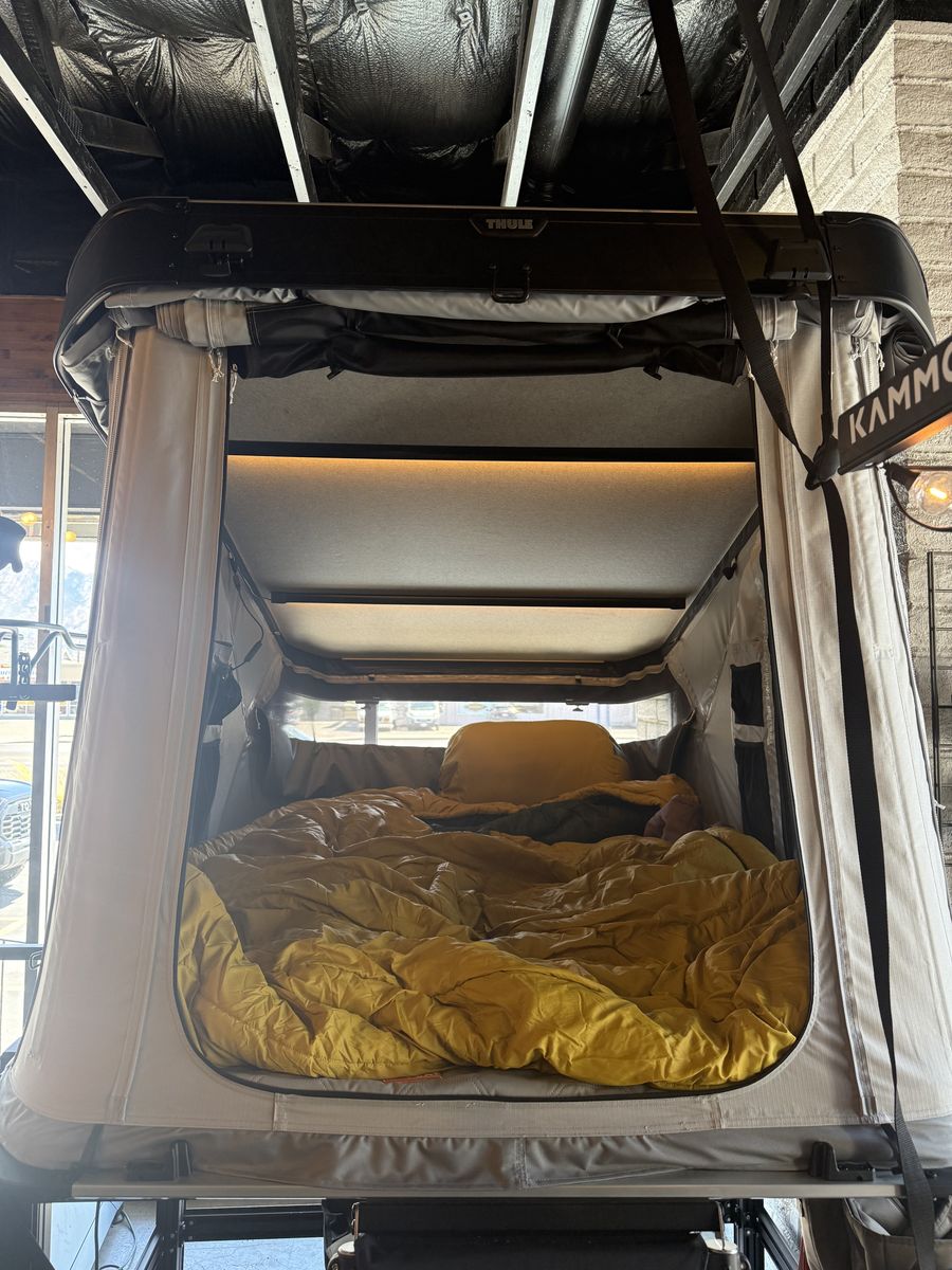 Thule Widesky Ashland Grey DISPLAY MODEL