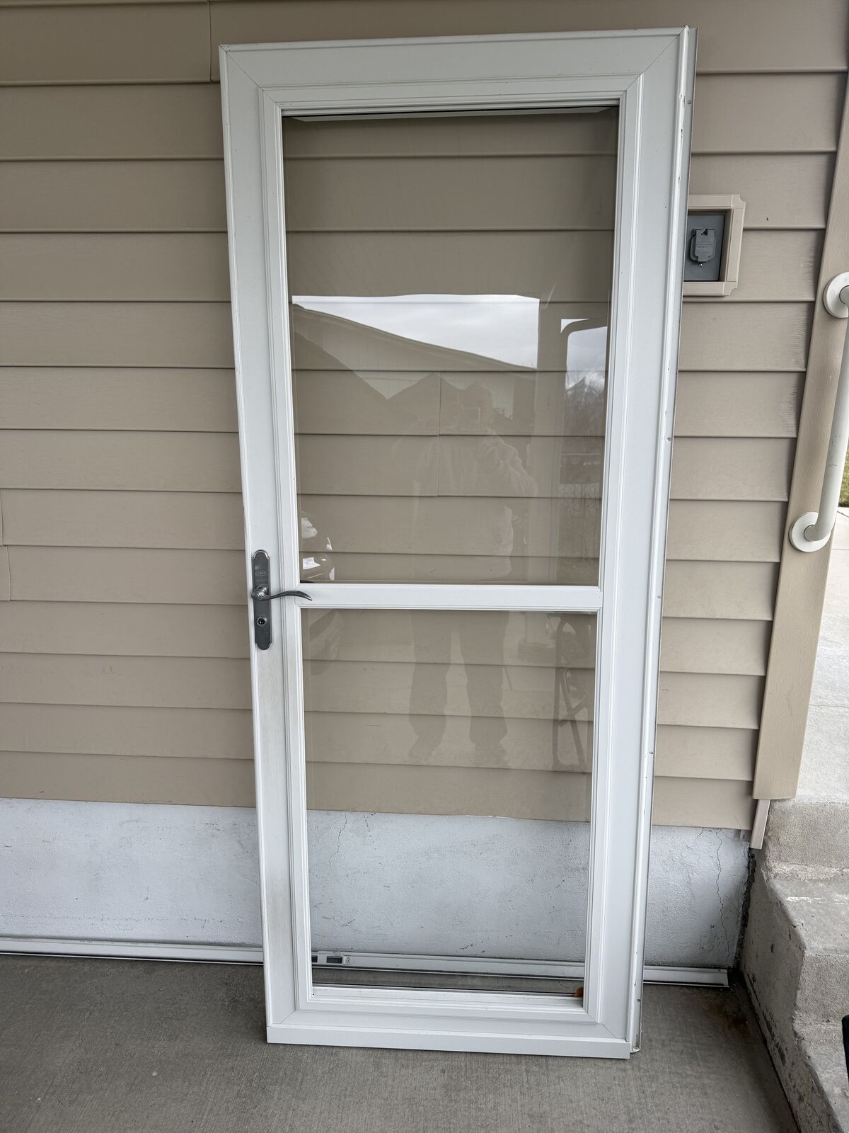 Glass screen door