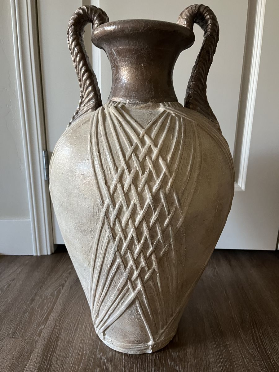 Main image 17