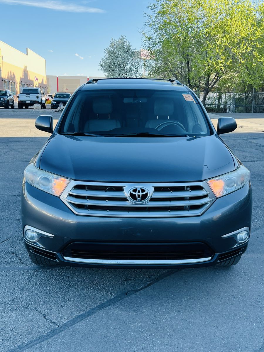 2011 Toyota Highlander SE