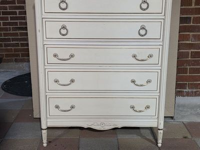 Vintage 5 Drawer Dresser