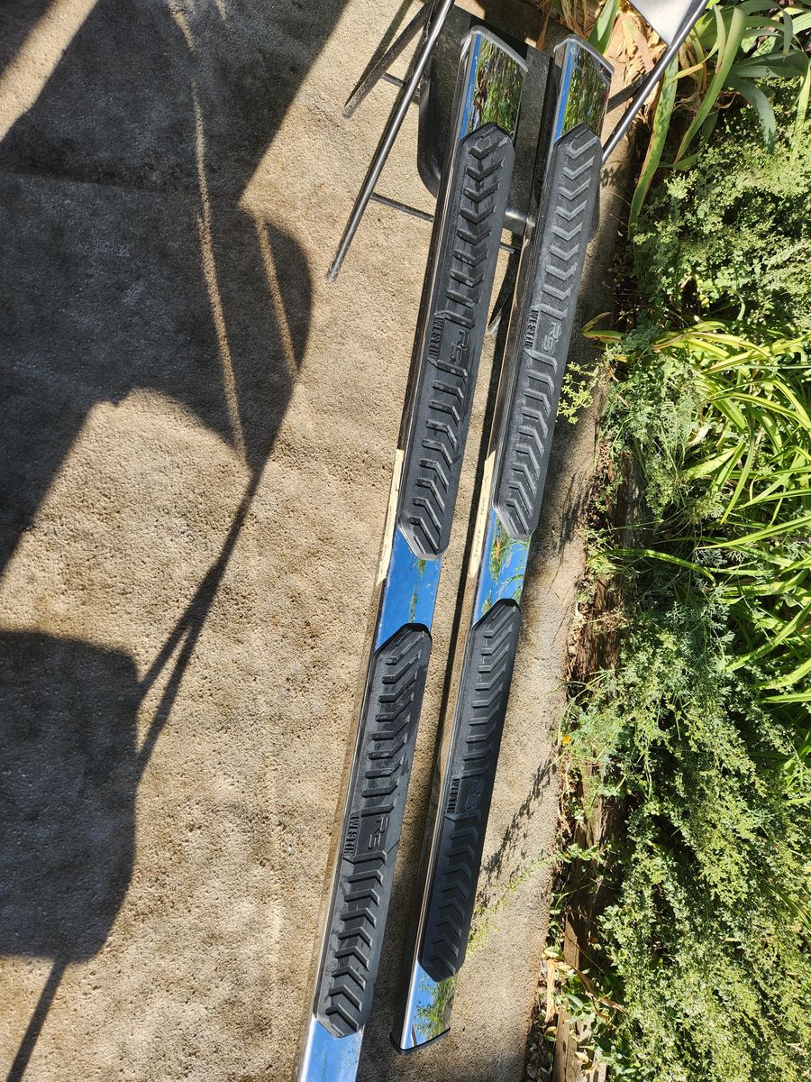 Westin R5 running boards for lots of trucks, with all mounting brackets and all mounting bolts.  No rust and shiney chrome.