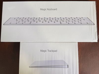 Apple Keyboard and Trackpad (lightening cable)