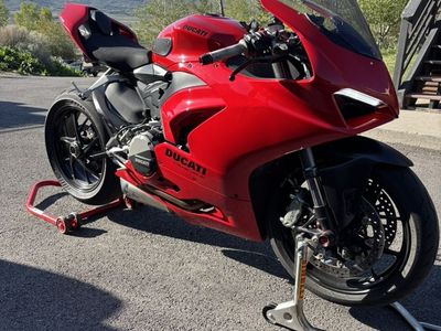 Ducati Panigale V2