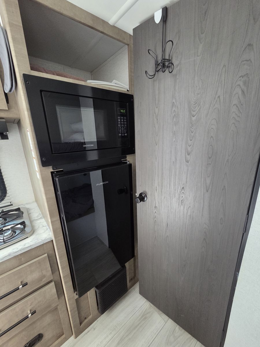 Main image 11