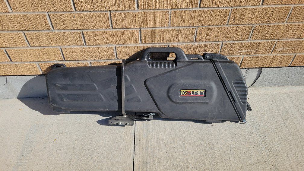 Scoped AR style case with mounting bracket