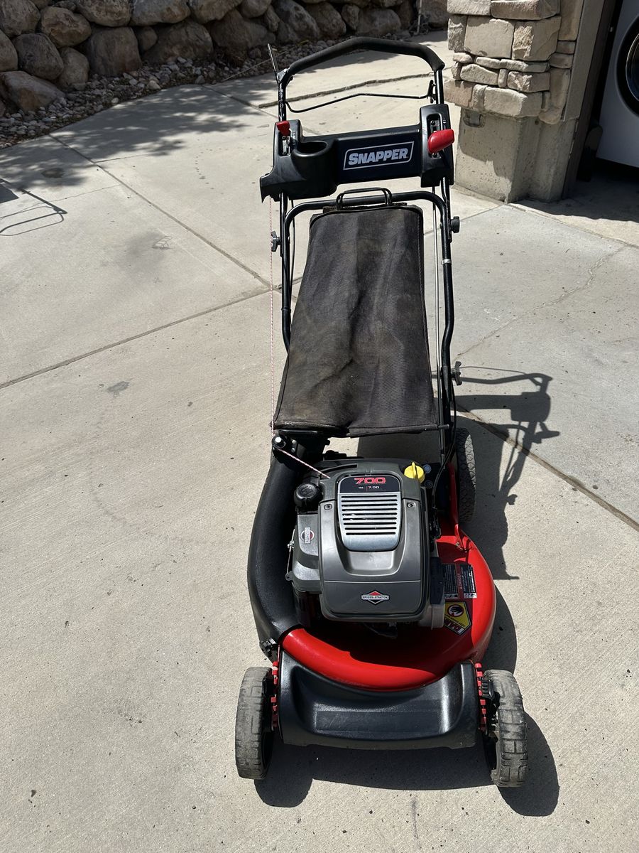 Snapper 700 Series Self-Propelled Lawn Mower