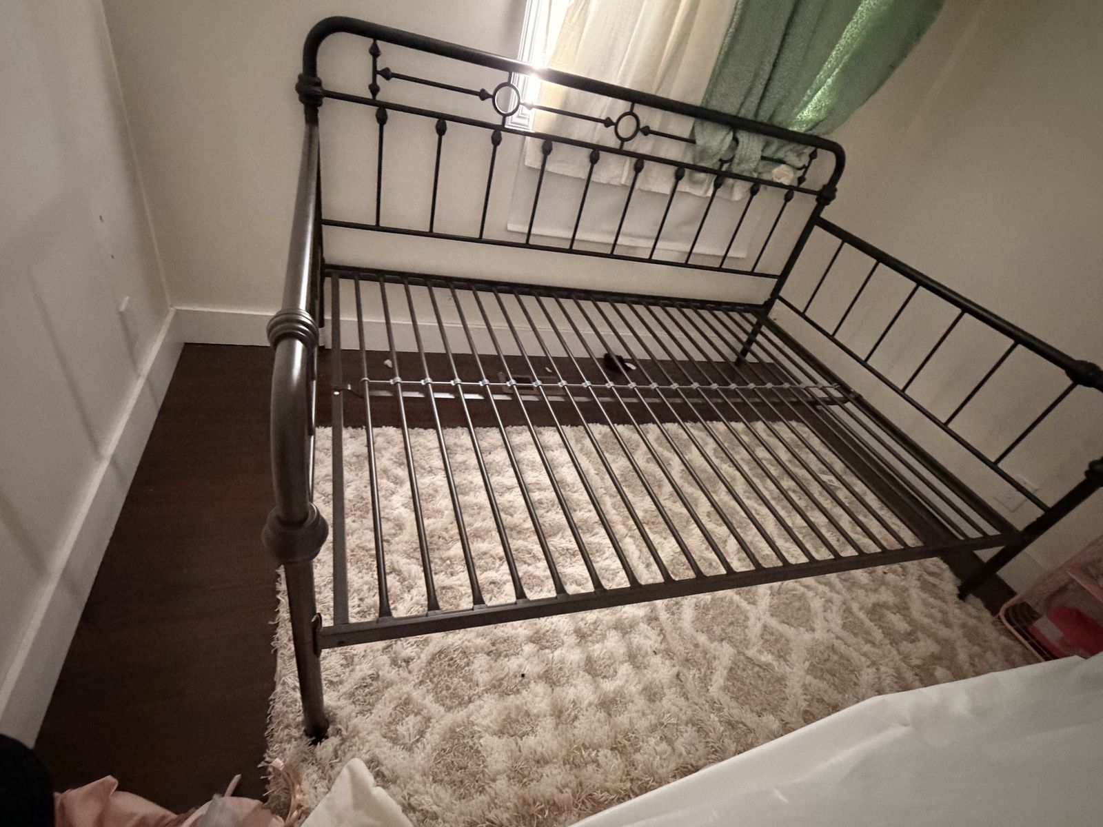 Black Metal Daybed Frame with Slatted Support