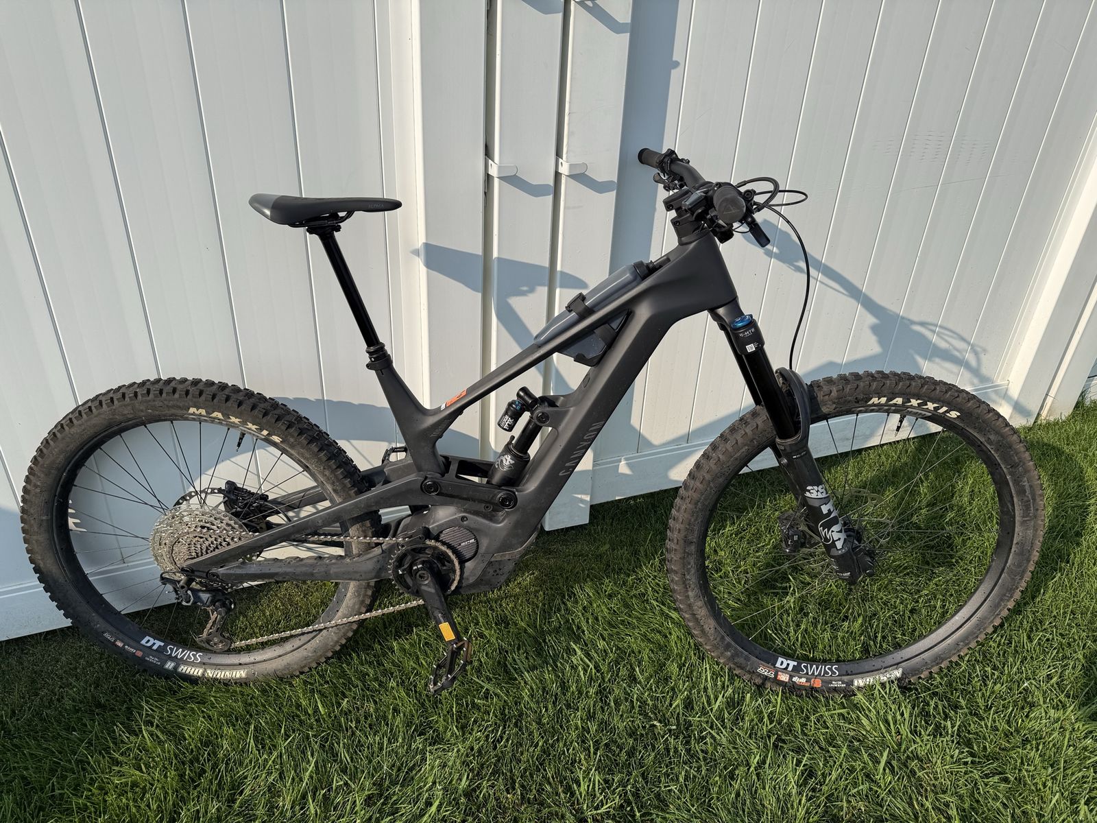 2025 Canyon Torque ON Size Large E Bike