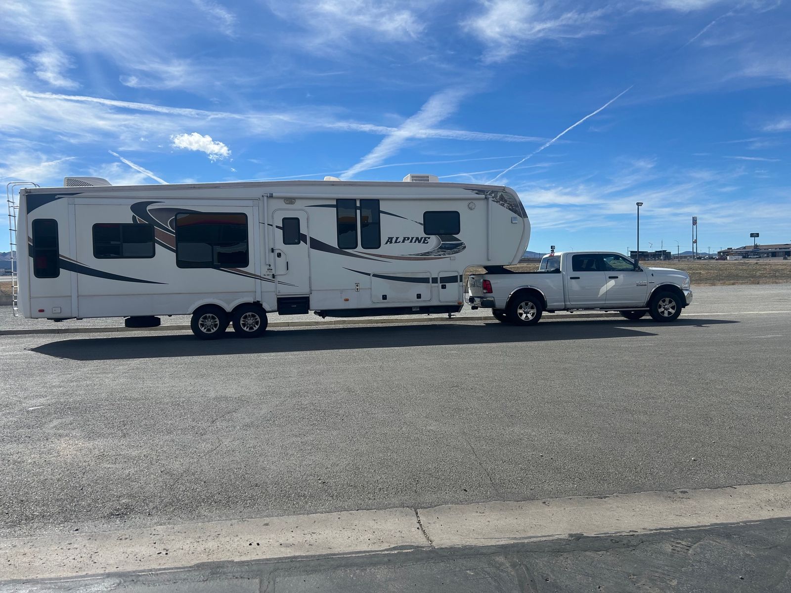 Keystone Alpine 5th Wheel