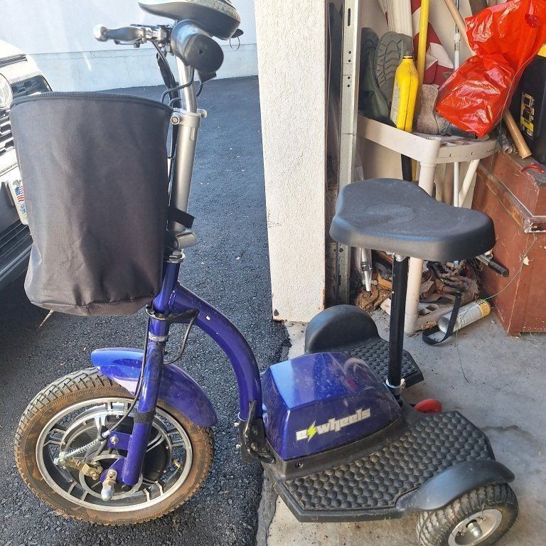 eWheels Electric Mobility Scooter - Blue 3-Wheel Trike with Storage Basket
