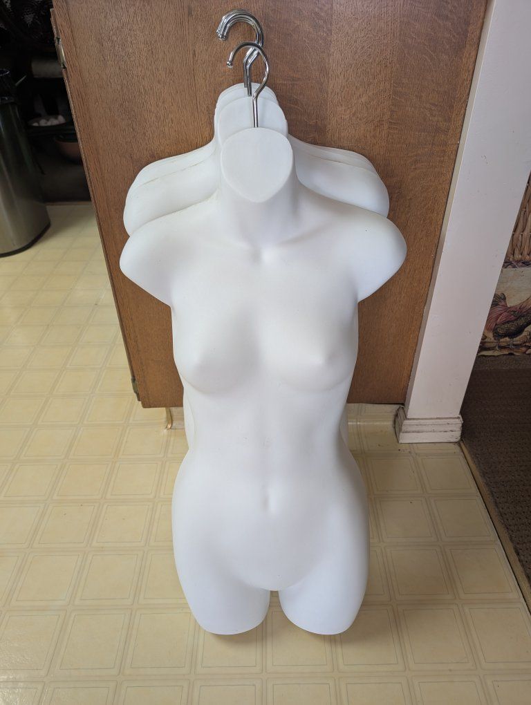 Manikin body on hanger