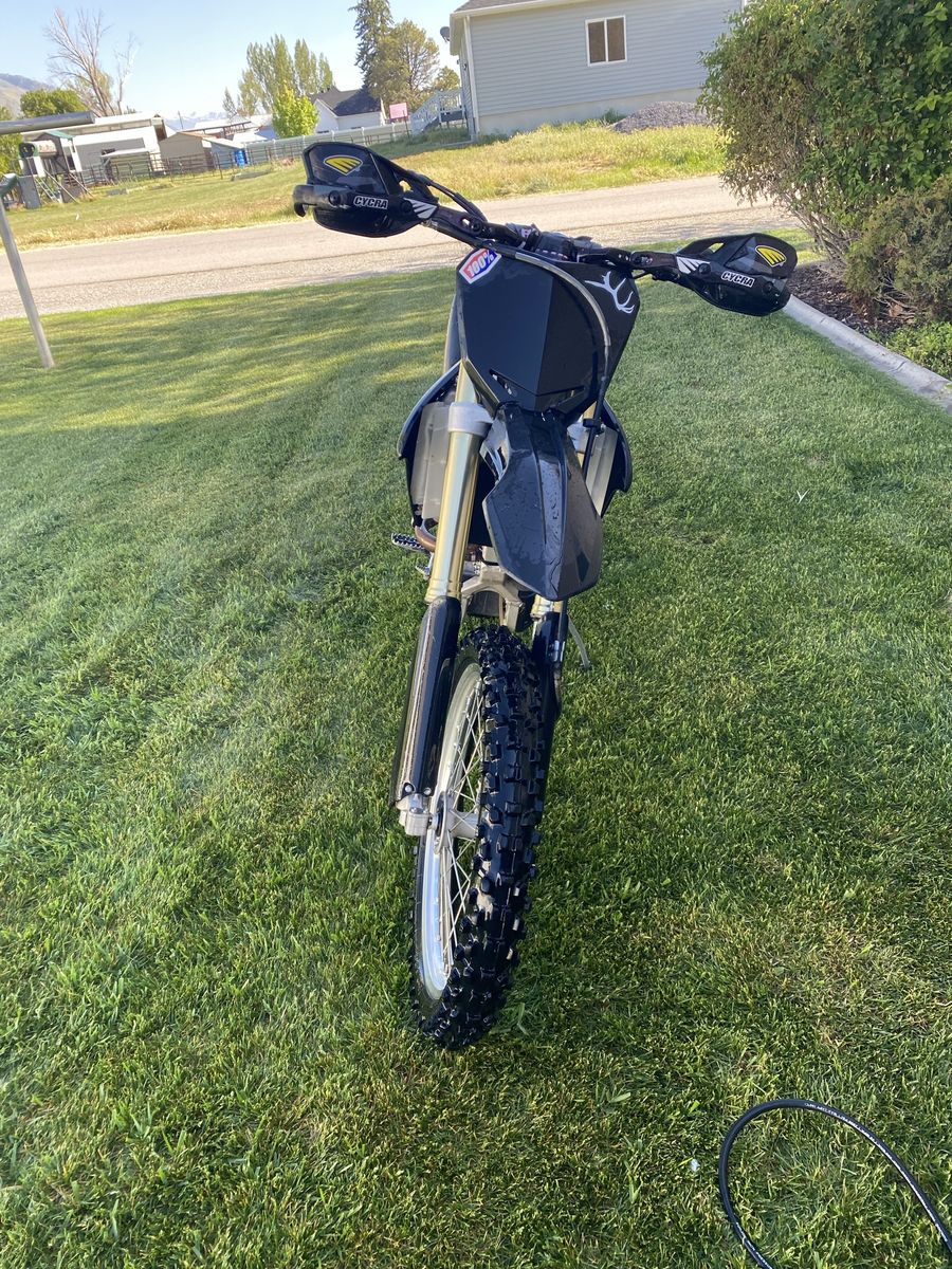 2015 rmz250