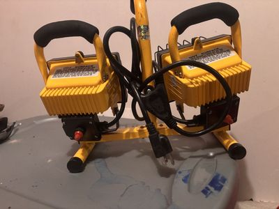 Yellow Dual-Head Halogen Work Light Portable Shop Light Stand