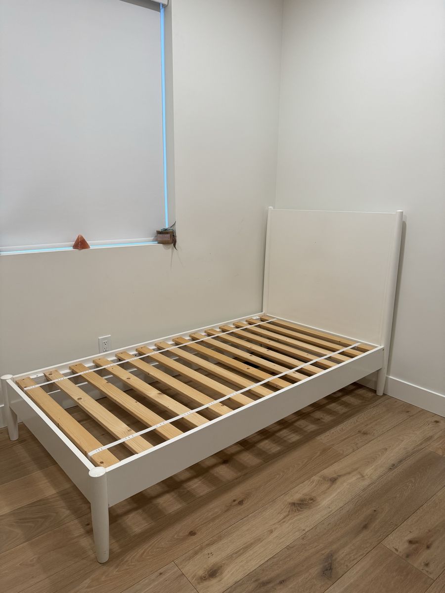 Main image 3