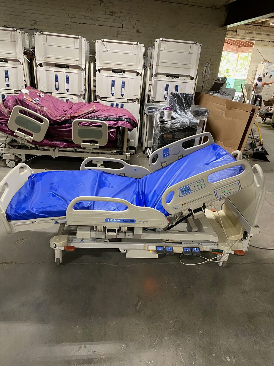 HILL ROM VERSA CARE HOSPITAL BED W/ AIR MATTRESS