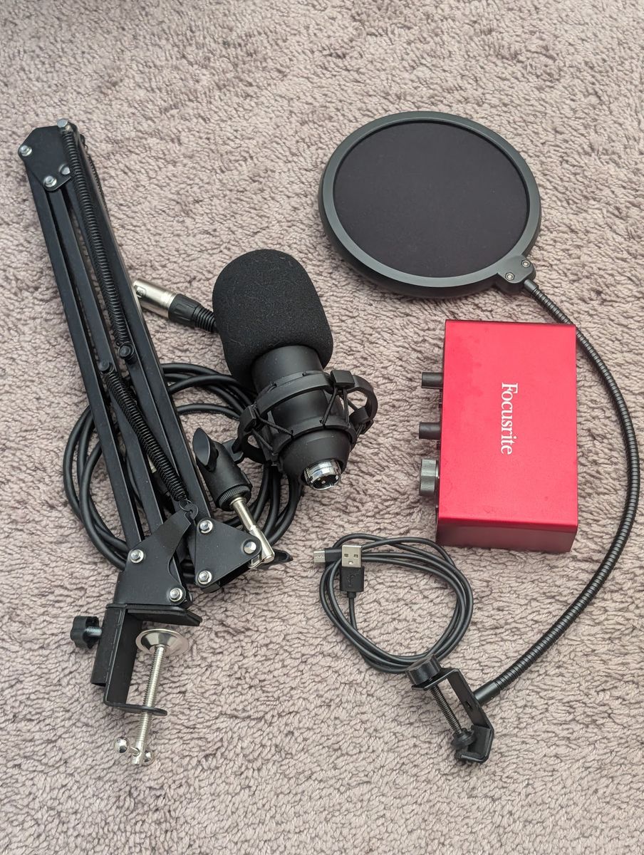 Focusrite and CAD Beginner Recording, Podcasting, or Streaming Setup